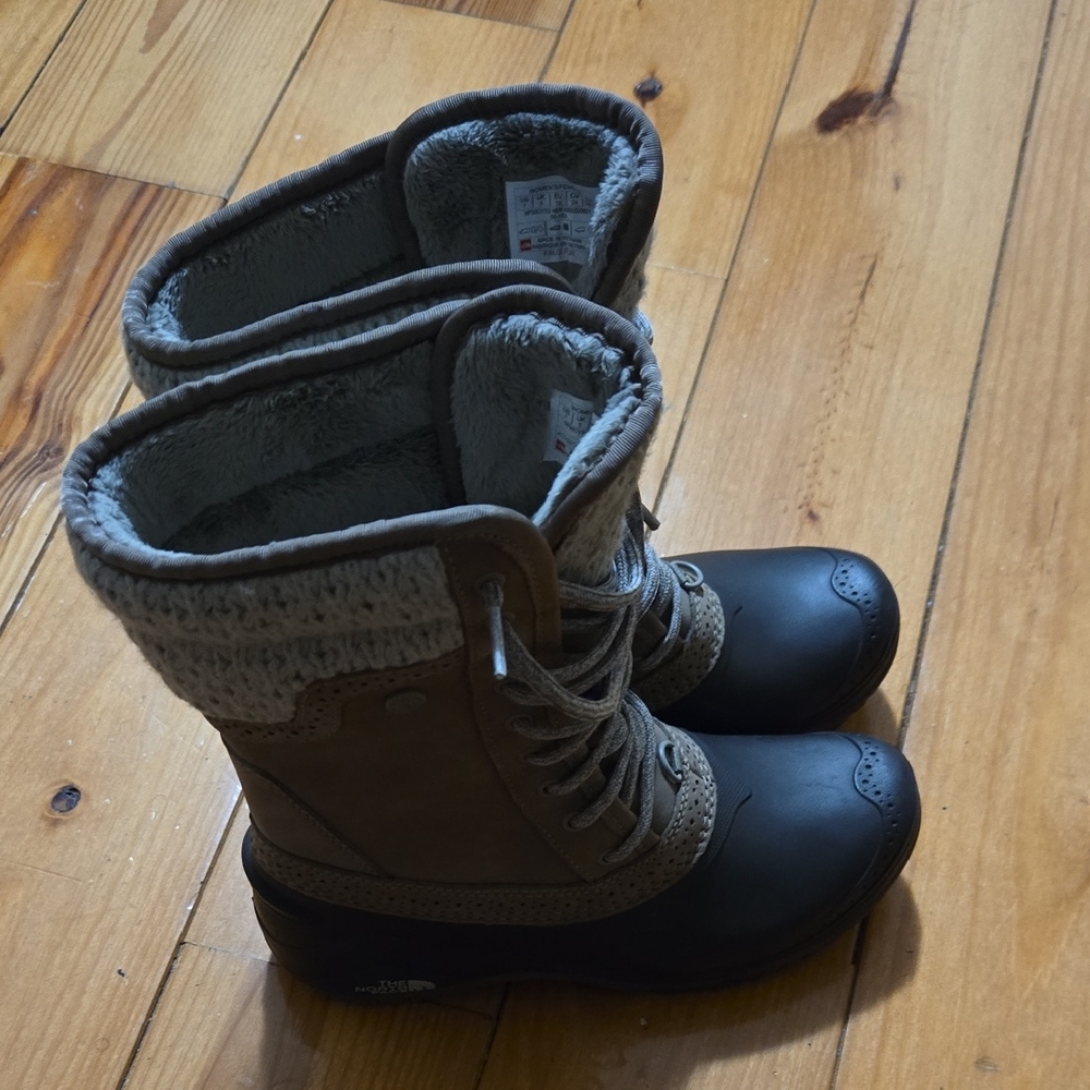 The North Face Women's Lace Up Boots - Black and Brown